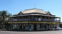 QLD - Childers - Federal Hotel (1907) (10 Aug 2011)